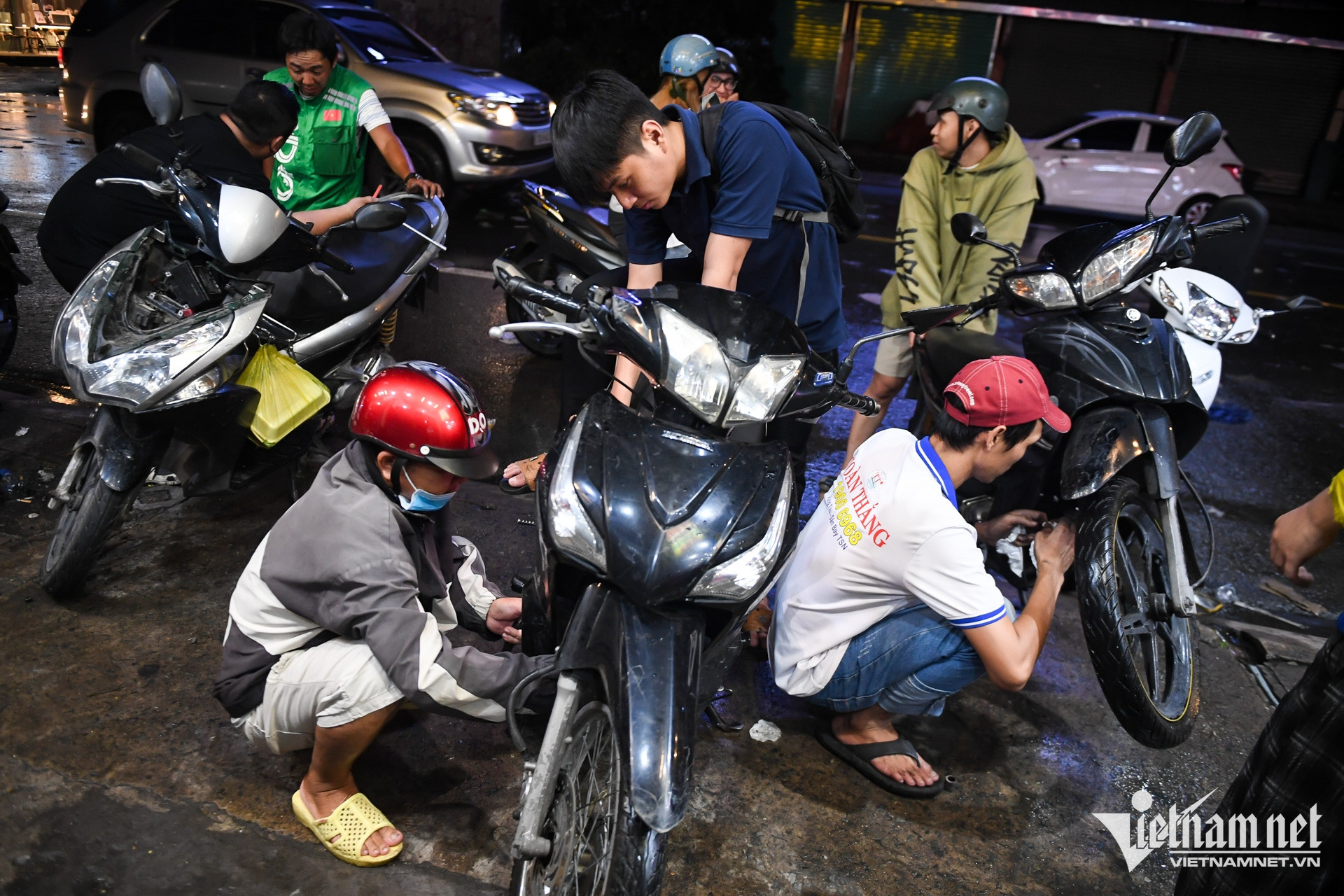 W-mưa ngập nguyễn huế 24.jpg