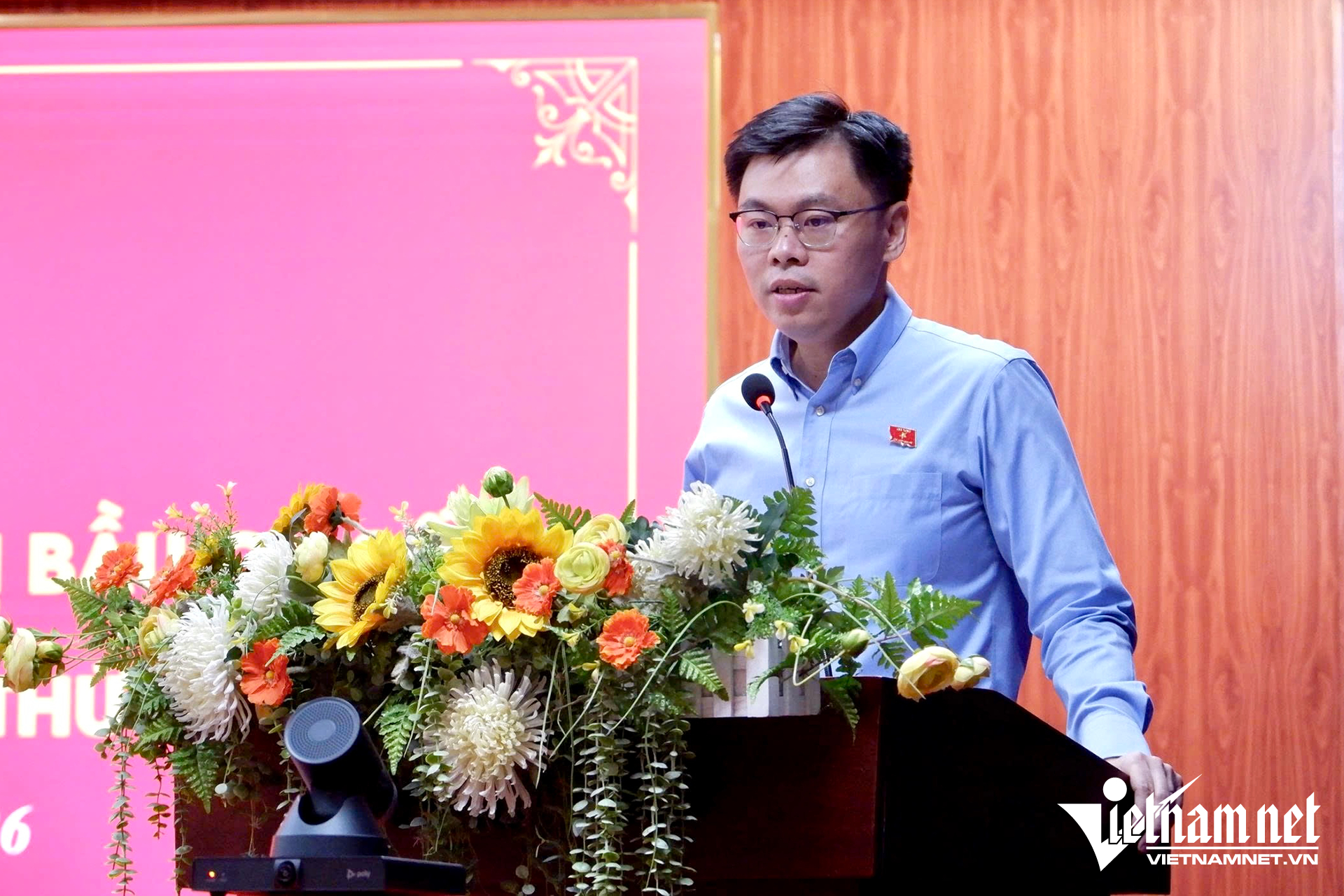 W-Tiếp xúc cử tri.png