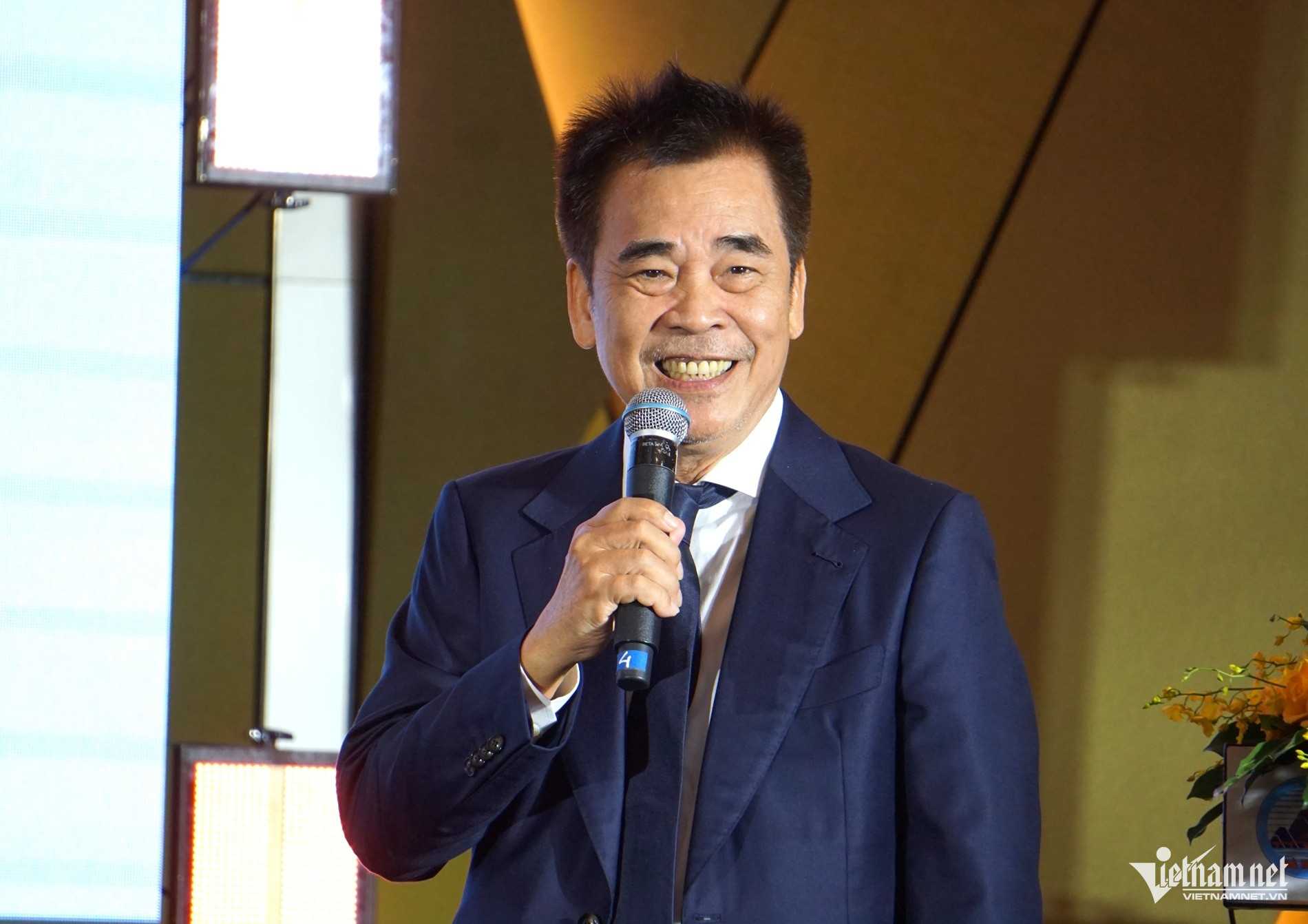 W-van hoa.jpg