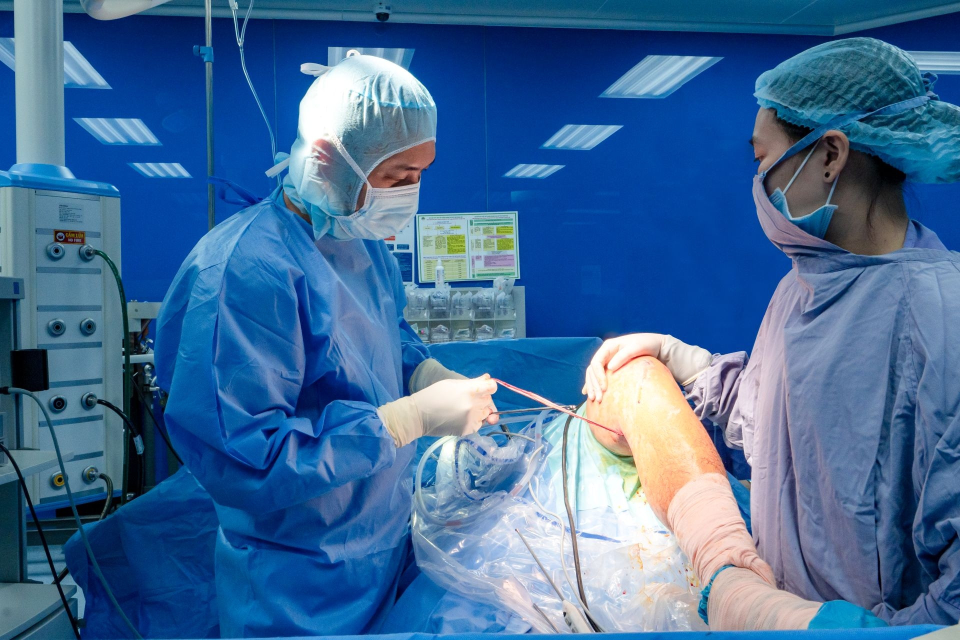 BVĐK Hồng Ngọc ứng dụng 2 cải tiến trong phẫu thuật tái tạo dây chằng chéo