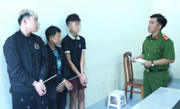 đối tượng đập ô tô.jpg