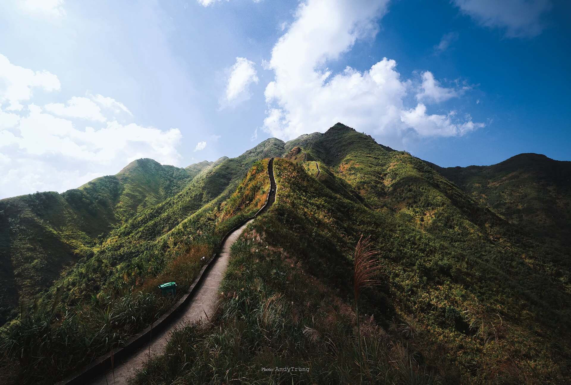 https://static-images.vnncdn.net/vps_images_publish/000001/000003/2026/10/20/du-lich-binh-lieu-1760.jpeg
