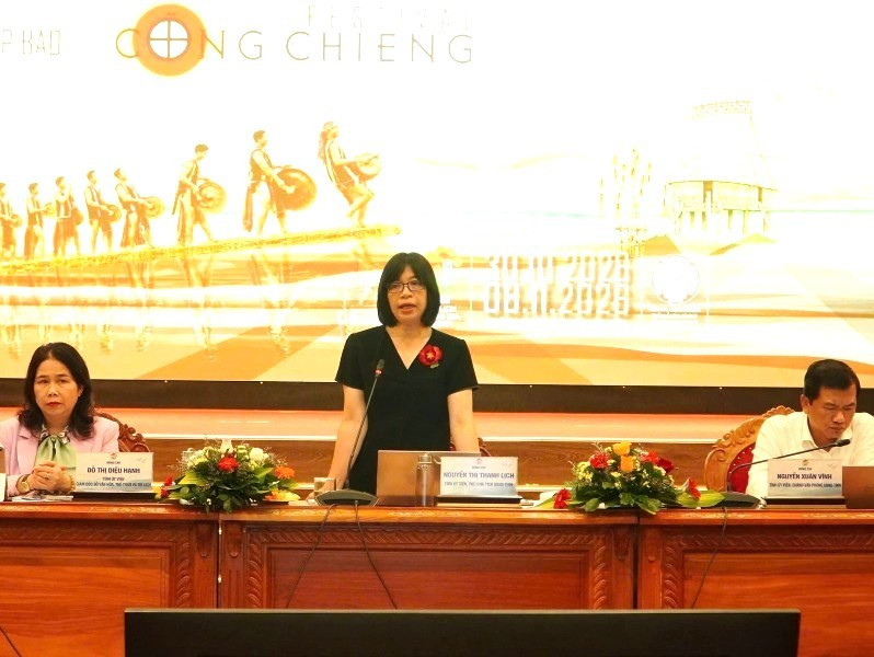 Hiệu trưởng xuống làm giáo viên 2.jpg