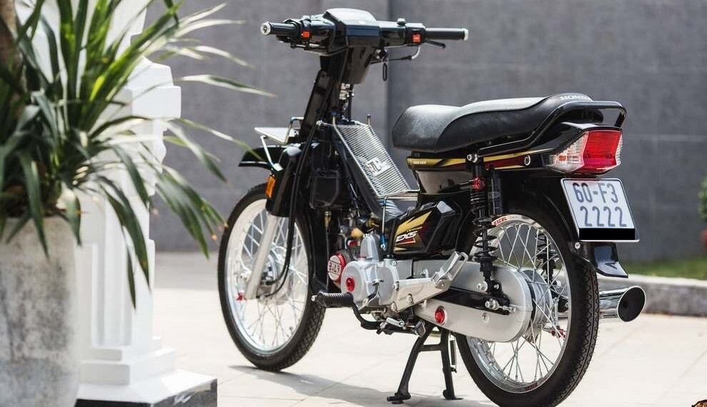 https://static-images.vnncdn.net/vps_images_publish/000001/000003/2026/10/20/honda-dream-thai-bien-vip-4-lan-don-voi-dan-do-hieu-chat-choi-2318.jpg