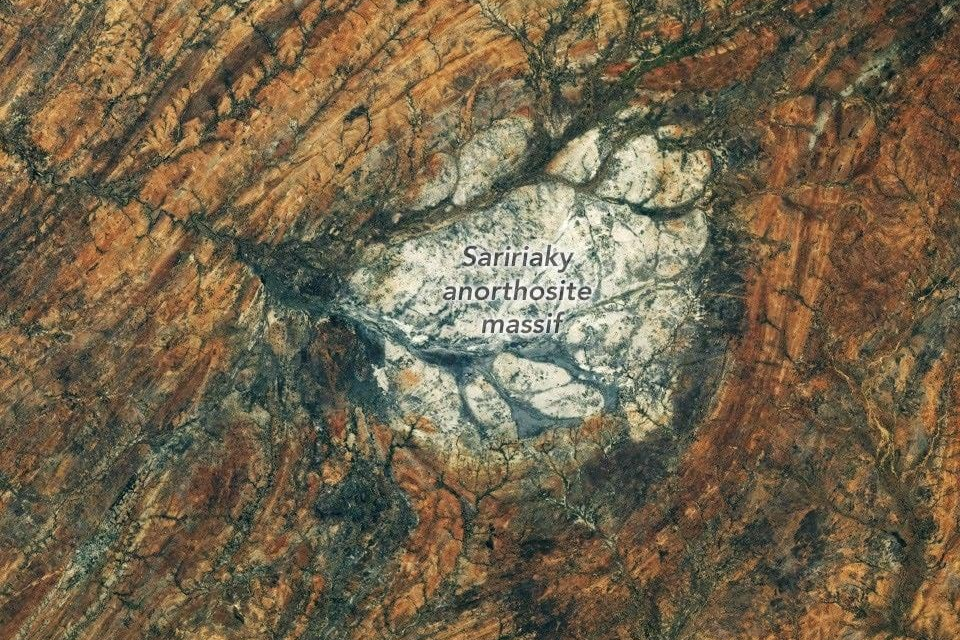 NASA phát hiện cấu trúc đá kỳ lạ ở Madagascar, hé lộ bí mật Mặt Trăng