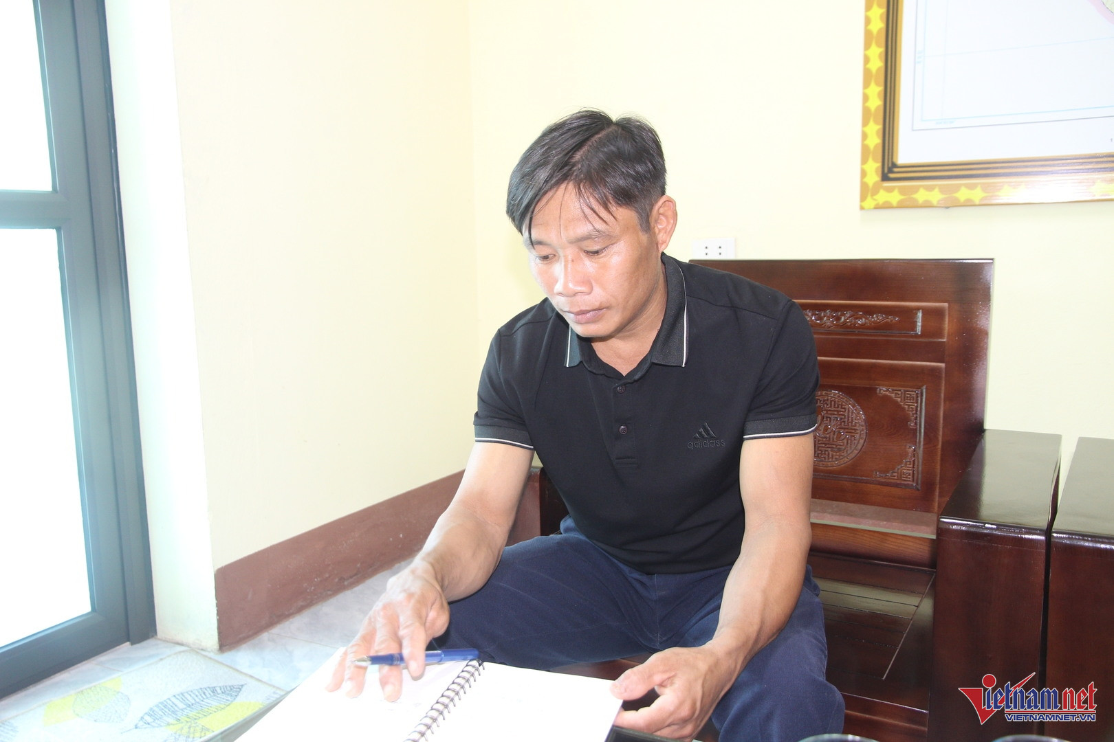 W-Dù đang kiêm nhiệm nhiều công việc tại thôn, anh Thắng vẫn sẽ nỗ lực hoàn thành nhiệm vụ nếu tiếp tục được bà con tín nhiệm.jpg