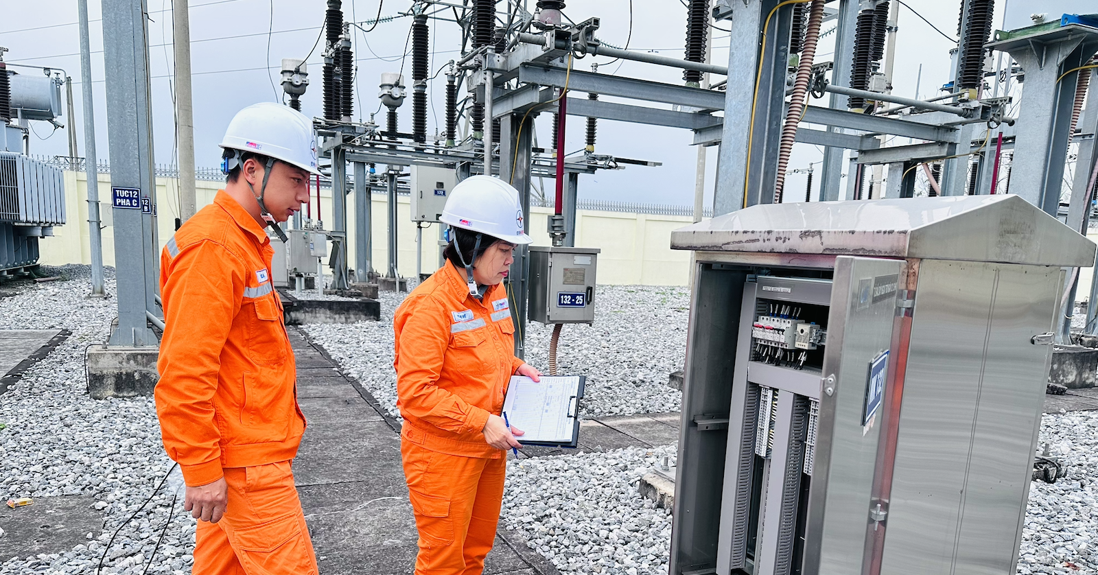 Bộ muốn sớm áp dụng biểu giá điện 5 bậc: 94% khách hàng có thể giảm tiền điện?