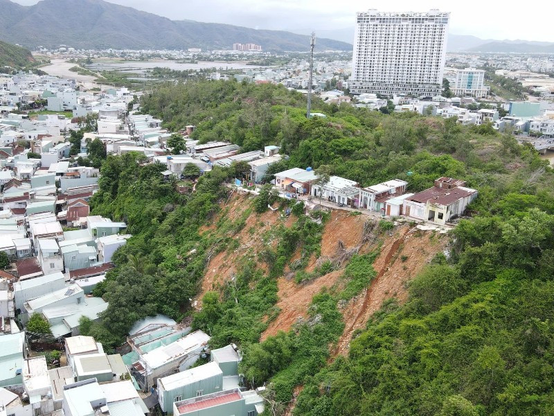 Đào hạ núi Một 1.jpg