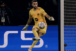 Joan Garcia PSG Barca.jpg