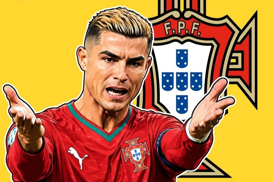 Ronaldo bị khơi lại ‘tính xấu’, phơi bày nội tình ngán ngẩm ở MU