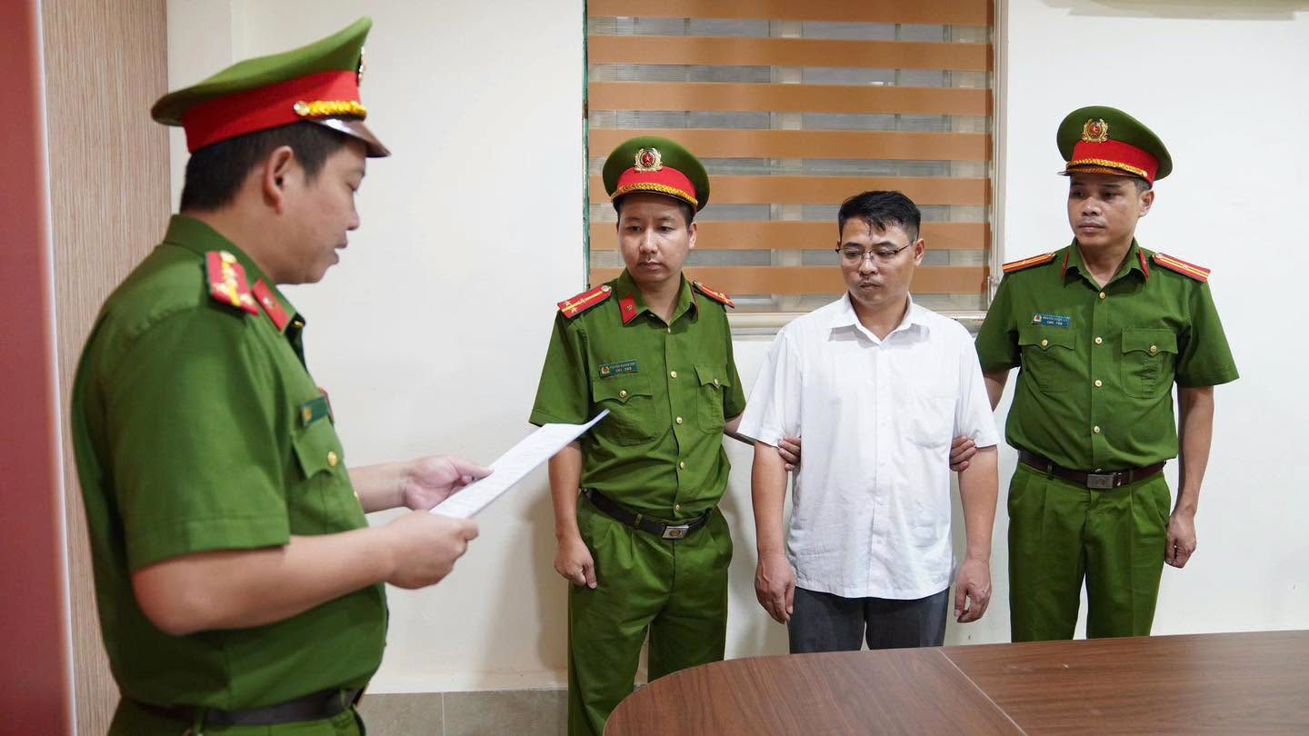 https://static-images.vnncdn.net/vps_images_publish/000001/000003/2026/10/22/bui-trong-nghia-2780.jpeg