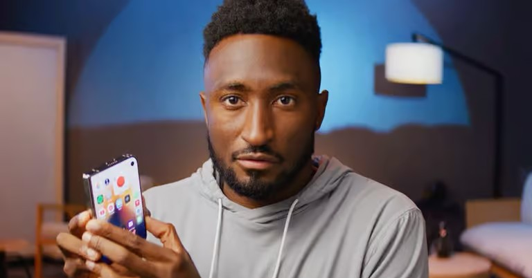 Chủ kênh YouTube 21 triệu người theo dõi khuyên không nên mua iPhone Duo