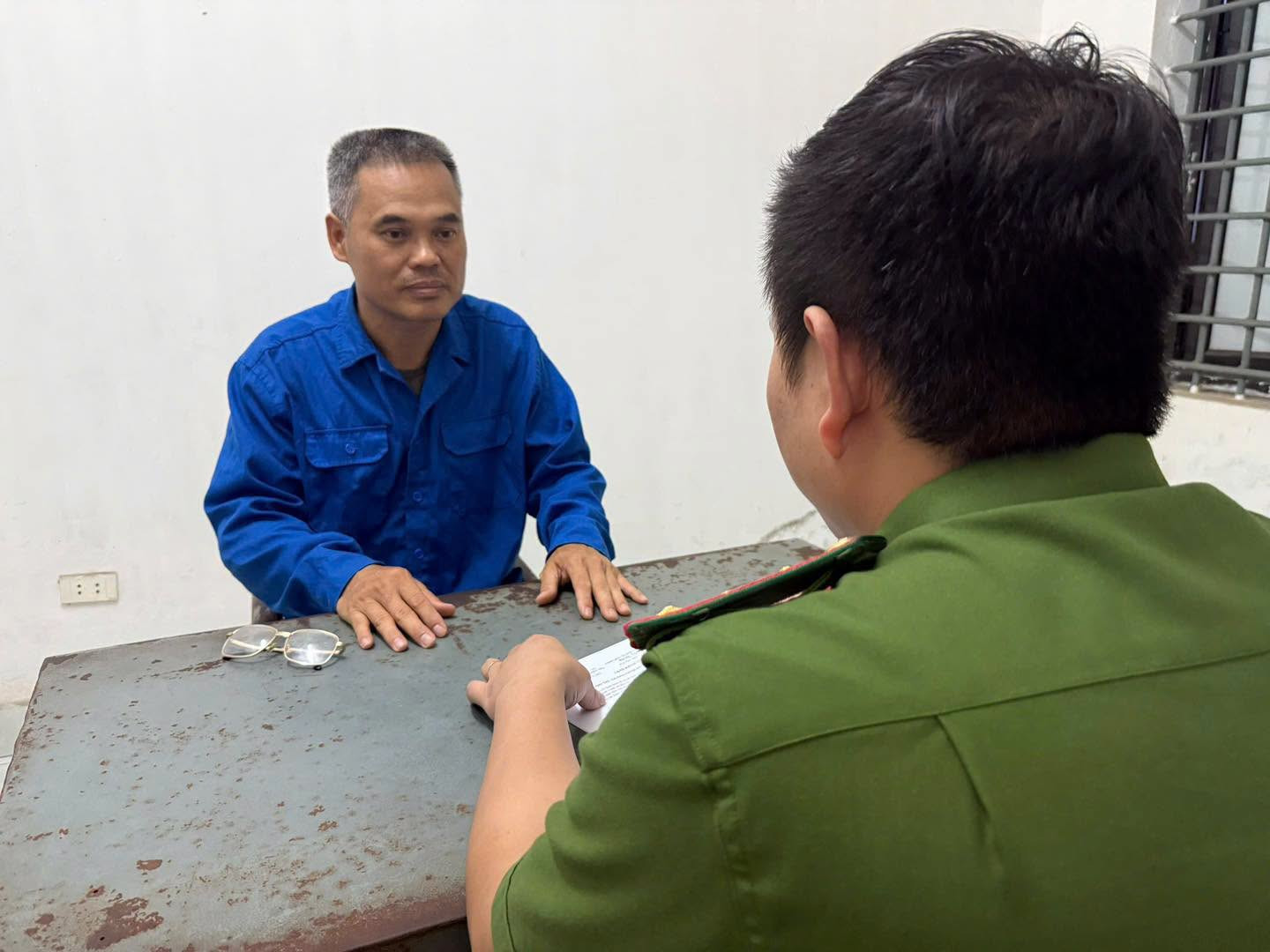 https://static-images.vnncdn.net/vps_images_publish/000001/000003/2026/10/22/luu-tien-nguyen-2782.jpeg