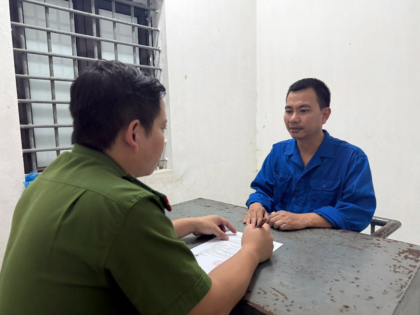 https://static-images.vnncdn.net/vps_images_publish/000001/000003/2026/10/22/nguyen-trung-vung-2783.jpeg