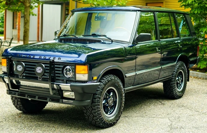 Phục chế xế cổ 34 năm tuổi Range Rover Classic 1993, giữ trọn chất cổ điển