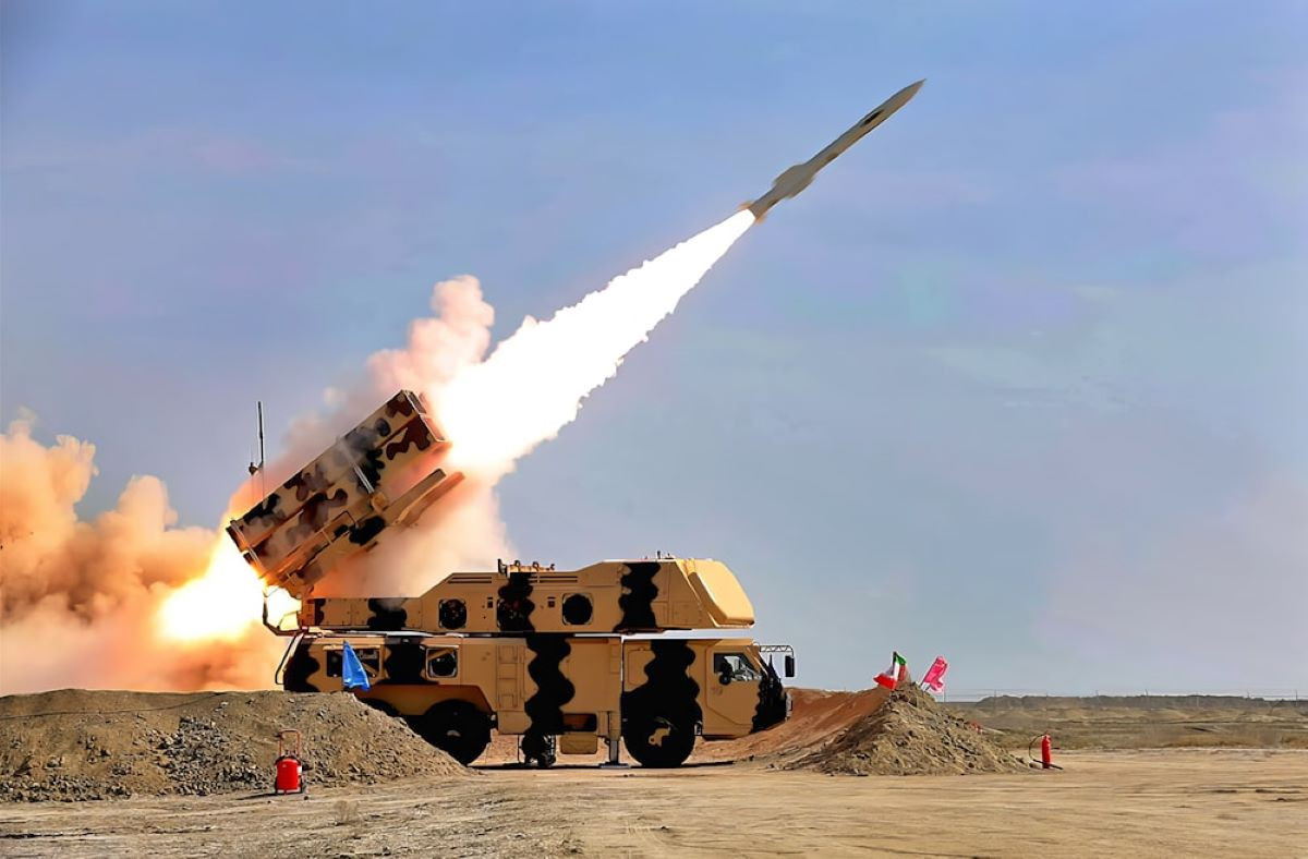 Tên lửa 9 Dey Iran 1.jpg