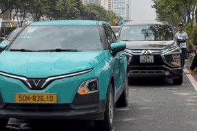 Hiện trường vụ 4 ô tô tông liên hoàn, ùn ứ kéo dài gần 2km ở TPHCM