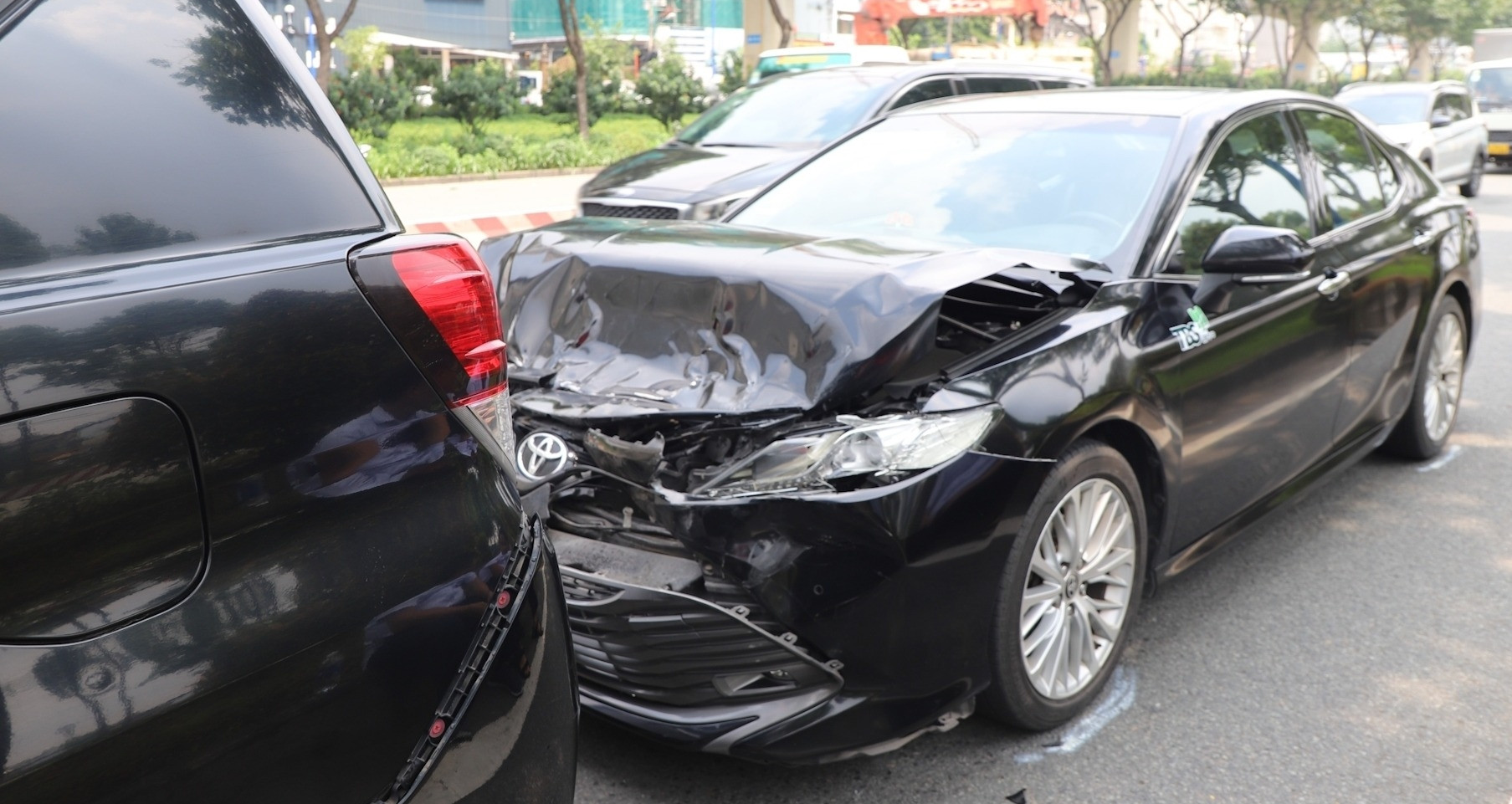 TPHCM: Hiện trường vụ 4 ô tô tông liên hoàn trên đường Võ Nguyên Giáp, ùn ứ gần 2km
