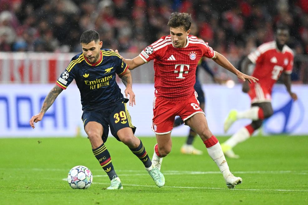 Trực tiếp Bayern Munich 1-1 Arsenal: Davies gỡ hòa (H1)