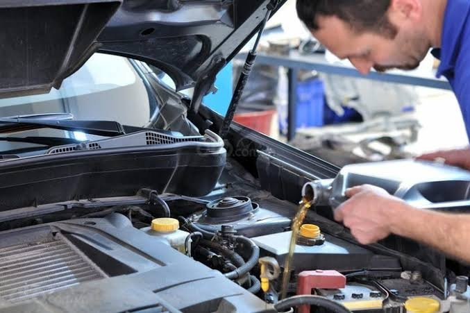 Bảo dưỡng xe ở hãng hay garage sửa xe quen để vừa tiết kiệm vừa yên tâm?