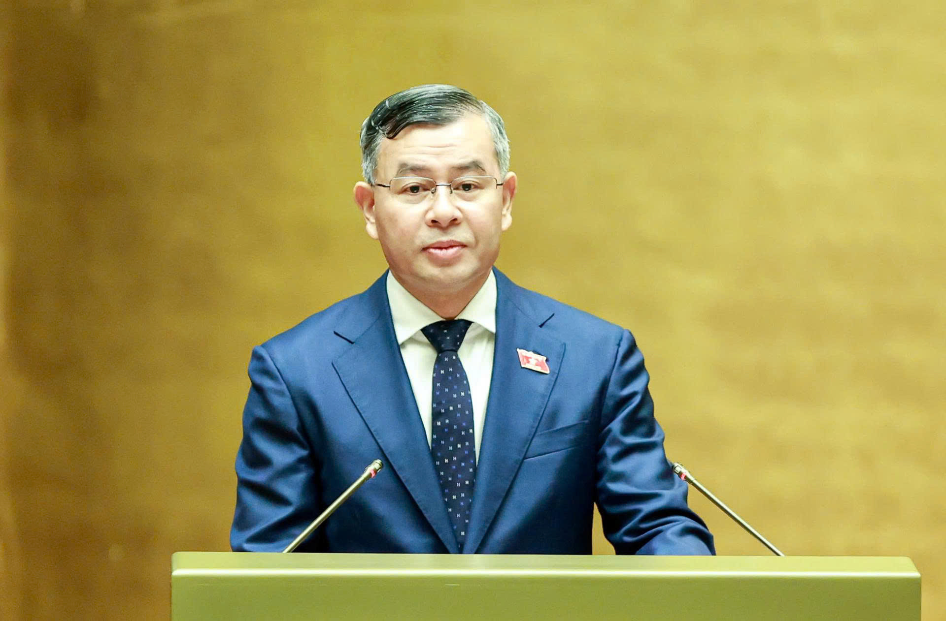 Bộ trưởng Tài chính Ngô Văn Tuấn