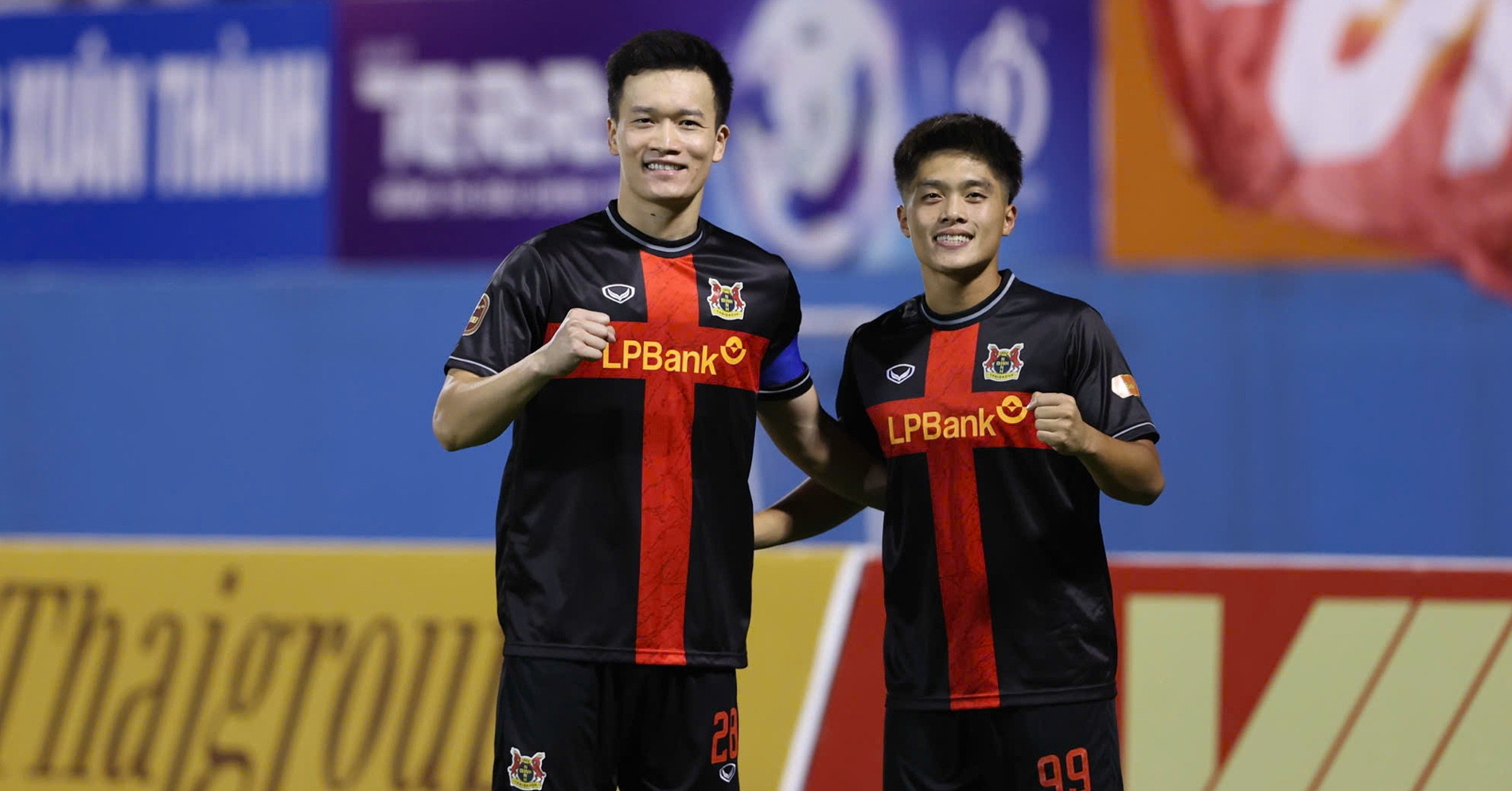 CLB Ninh Bình thâu tóm 3 giải thưởng V-League
