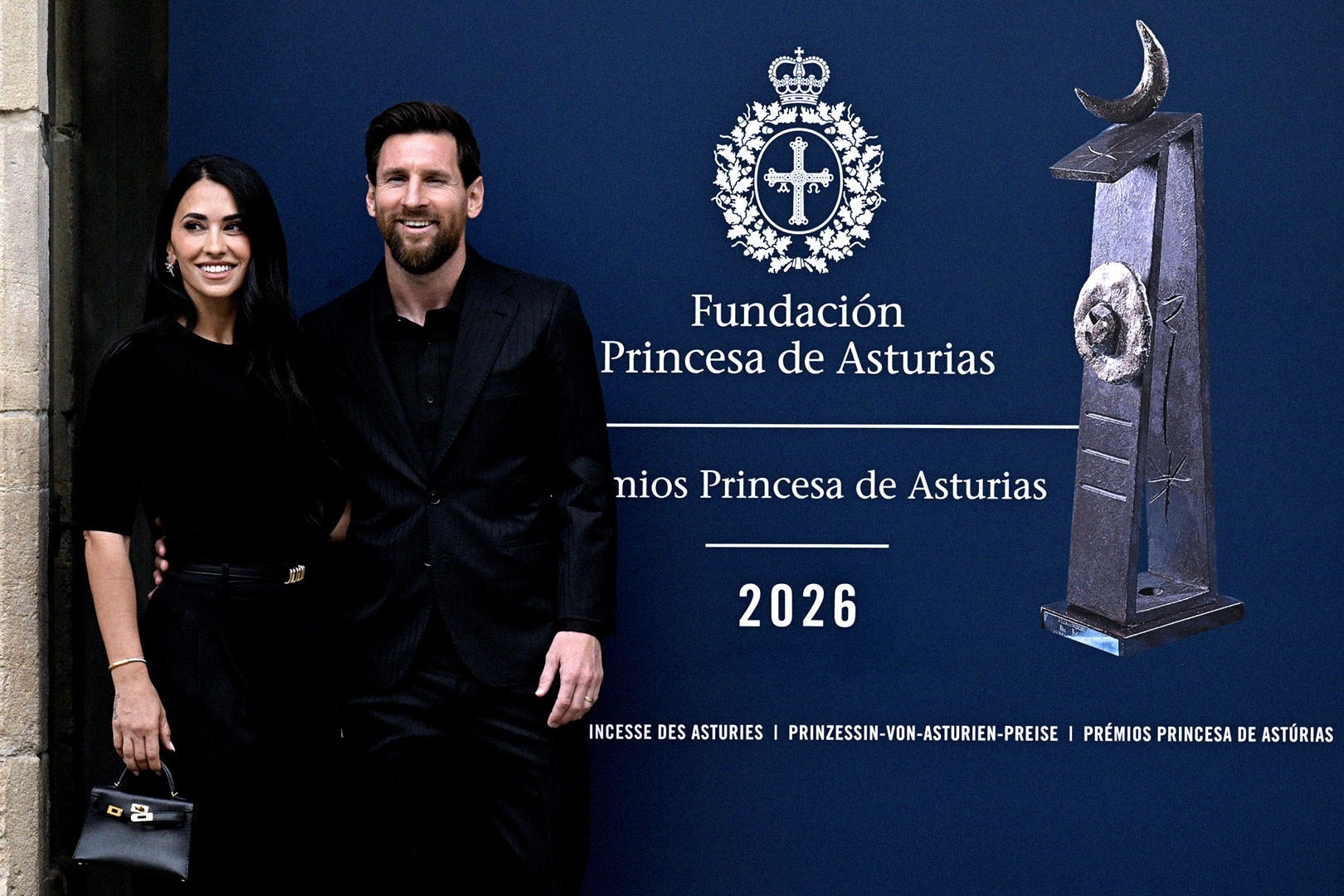 Messi Antonela.jpg