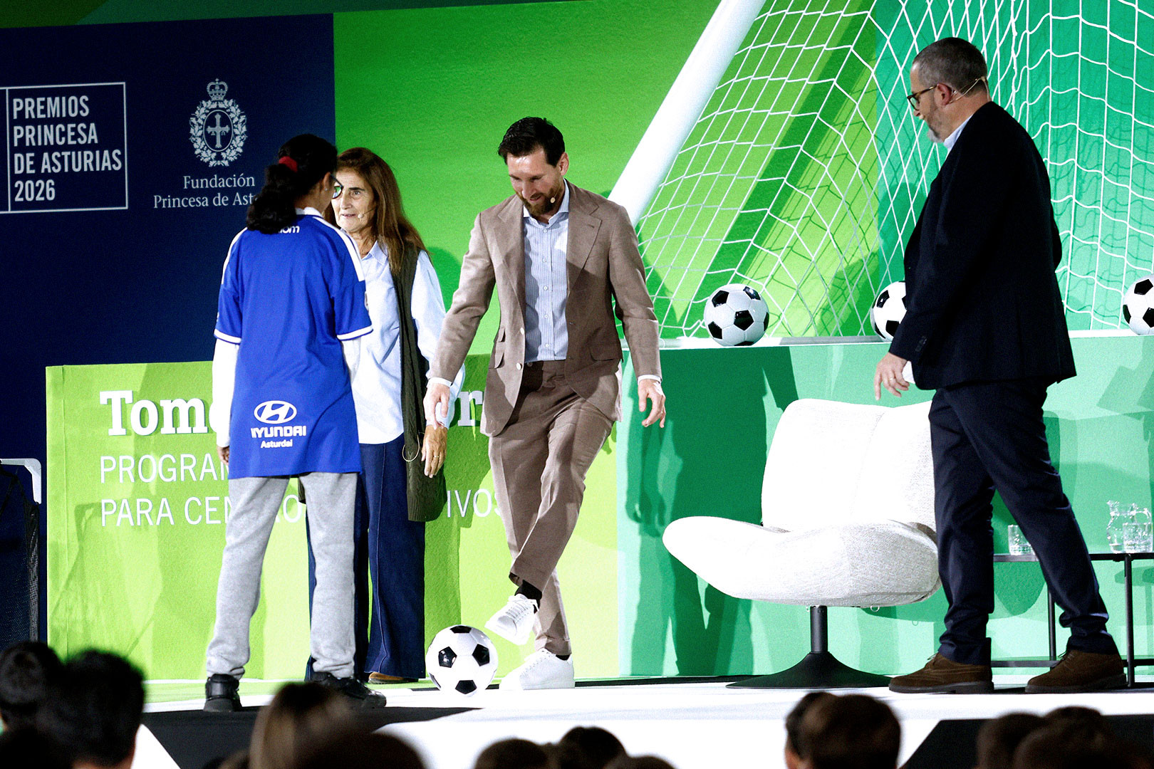 Messi Asturias 4.jpg