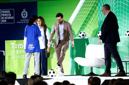Messi Asturias 4.jpg