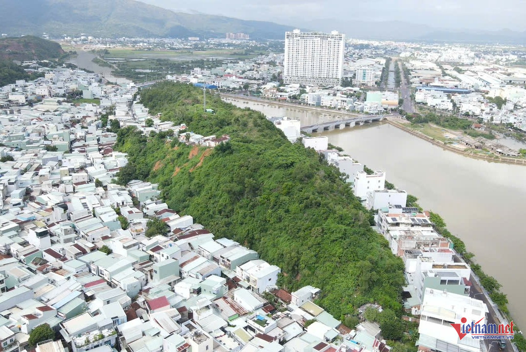 W-Cận cảnh núi Một 1.jpg