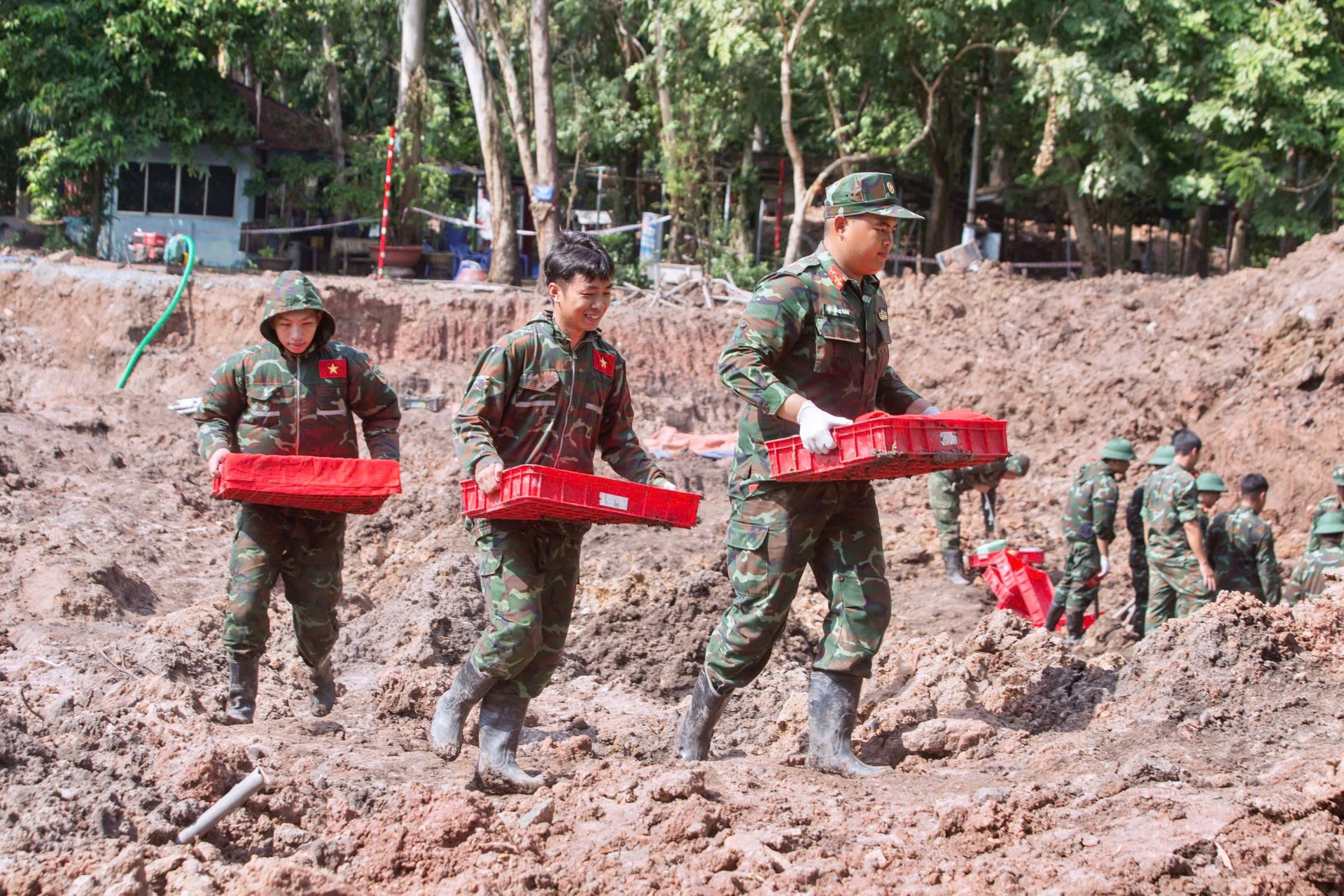 10 ngày sau lễ truy điệu, tìm thêm 101 hài cốt liệt sĩ ở công viên Lê Thị Riêng