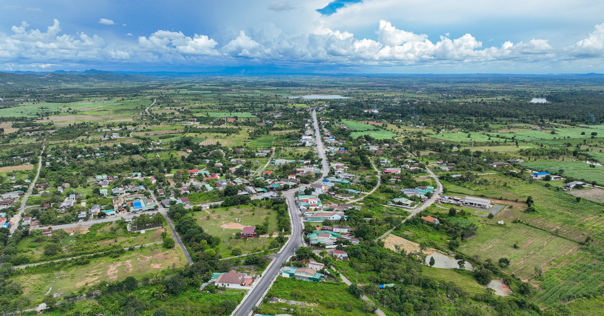 Bán đất giá 2,42 tỷ đồng, hợp đồng công chứng chỉ ghi 350 triệu đồng