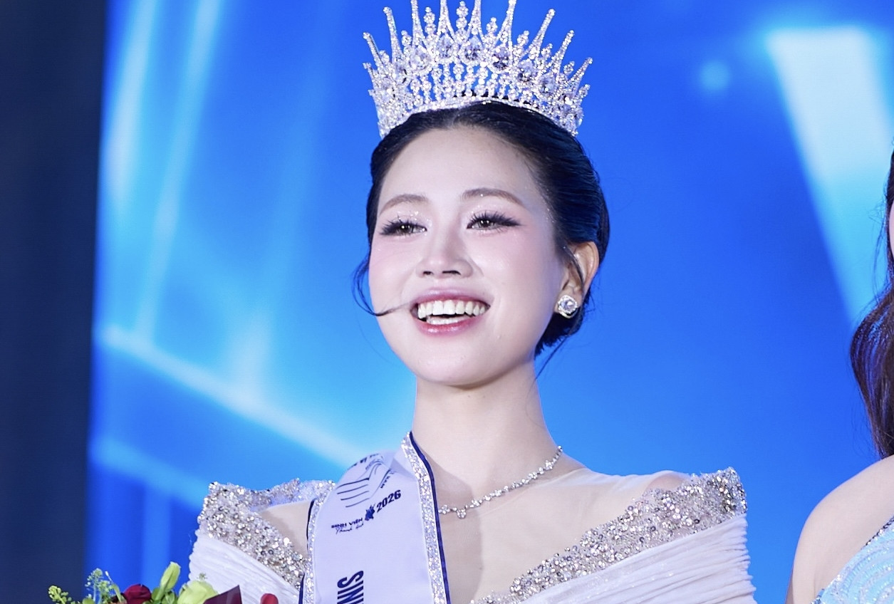 Nhan sắc nữ sinh Quảng Ninh từng tự ti, nay đăng quang hoa khôi sinh viên