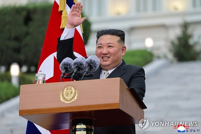 Ông Kim Jong Un yêu cầu Triều Tiên xây dựng 'quân đội mạnh nhất'