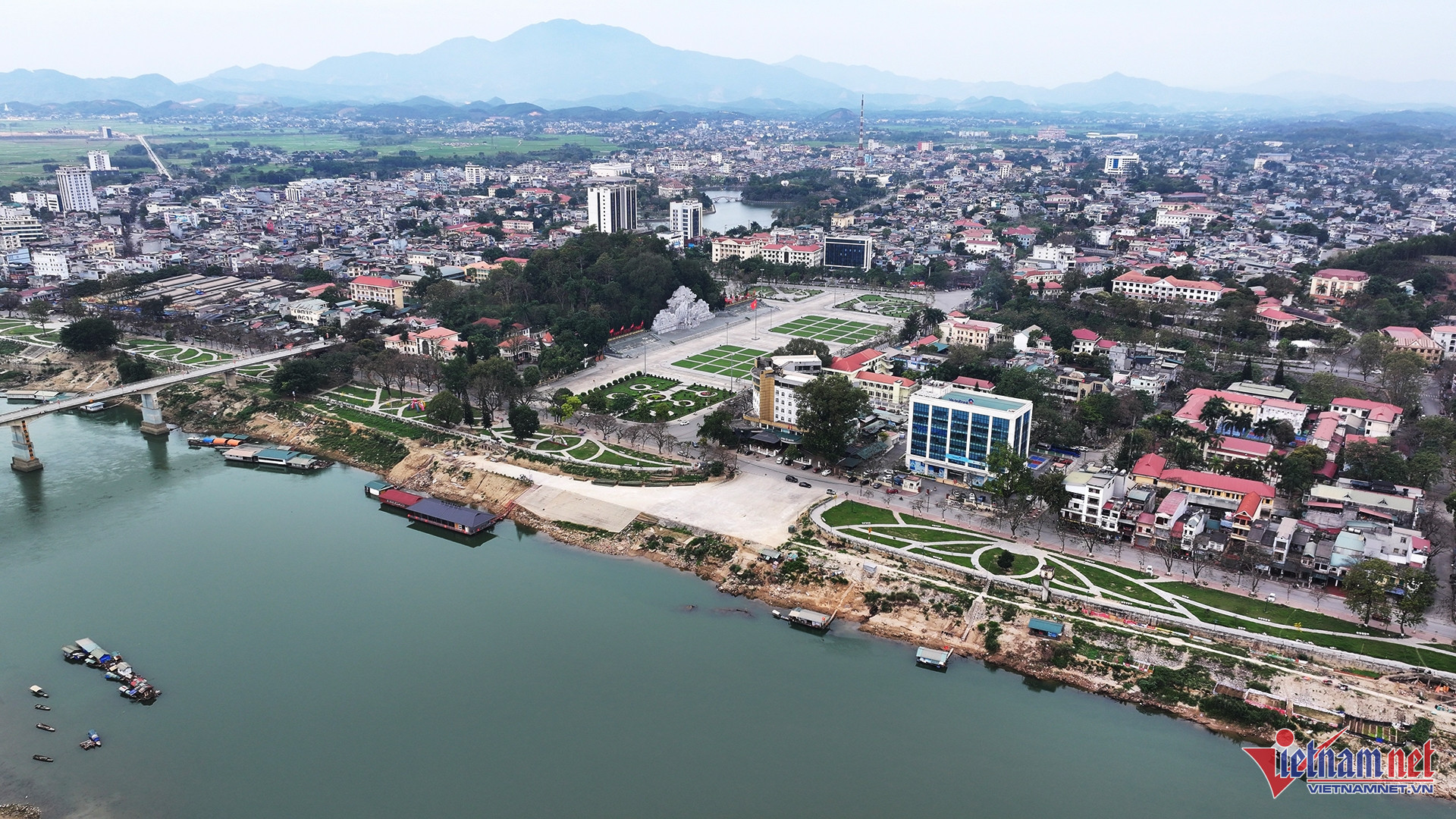 Báo VietnamNet
