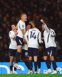 https://static-images.vnncdn.net/vps_images_publish/000001/000003/2026/10/25/chelsea-vs-tottenham-3-44.jpeg