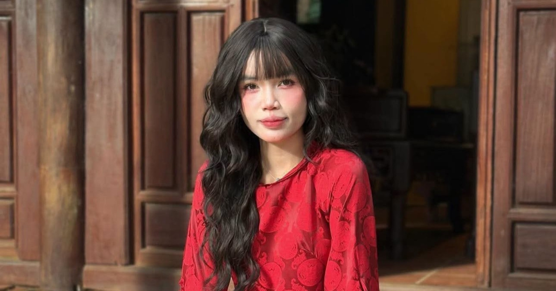 Hành trình tìm về cội nguồn của một người con gái trẻ