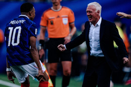Deschamps Mbappe.jpg