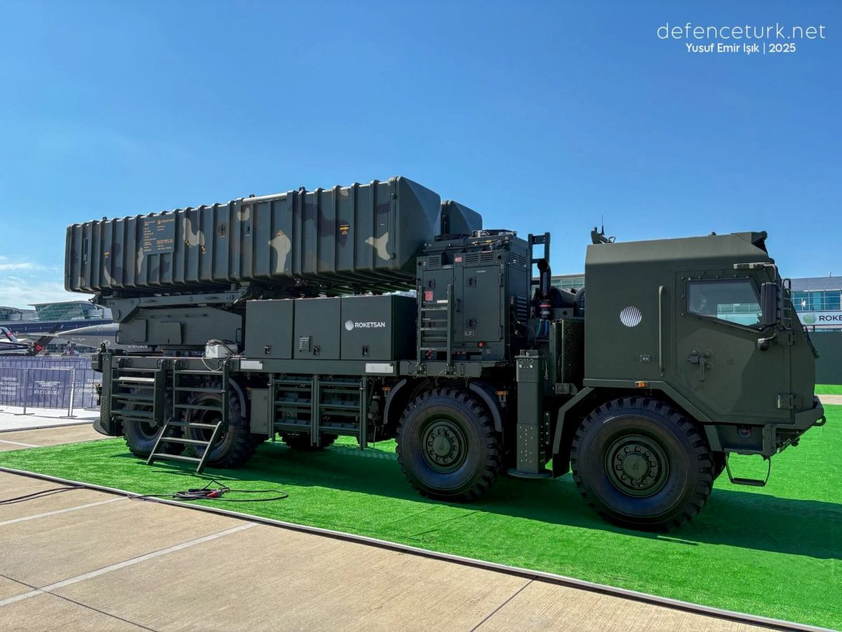 Khan Missile 1.jpg
