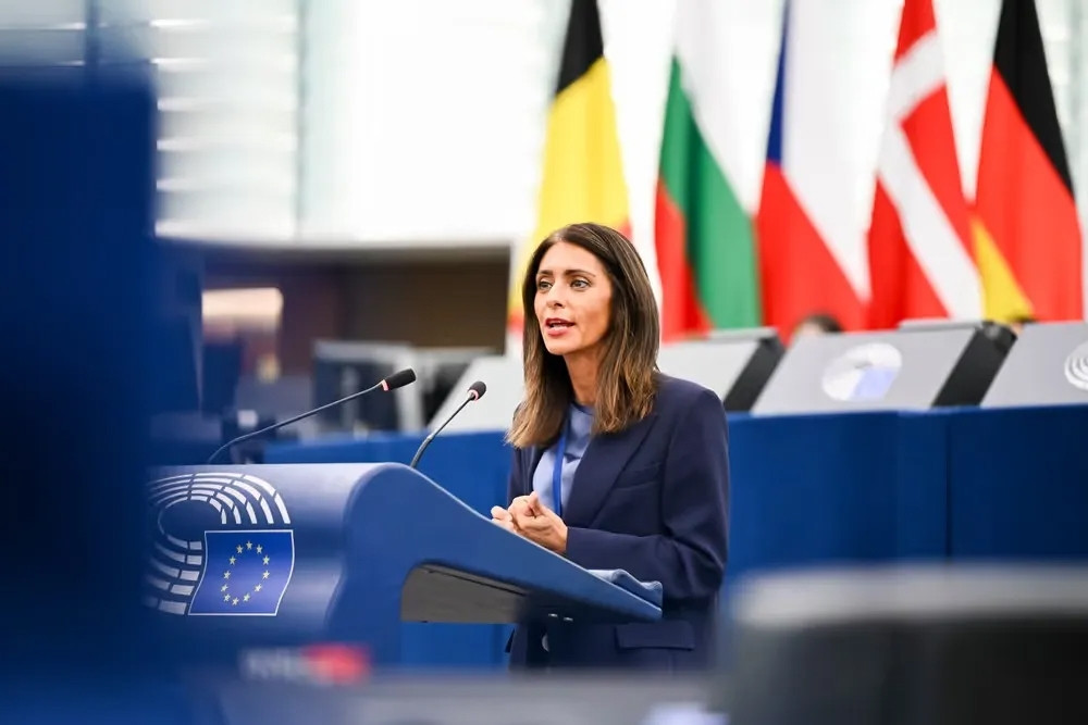 Nga và Ukraine ngừng bắn cục bộ, Phó Chủ tịch Nghị viện châu Âu dừng tuyệt thực