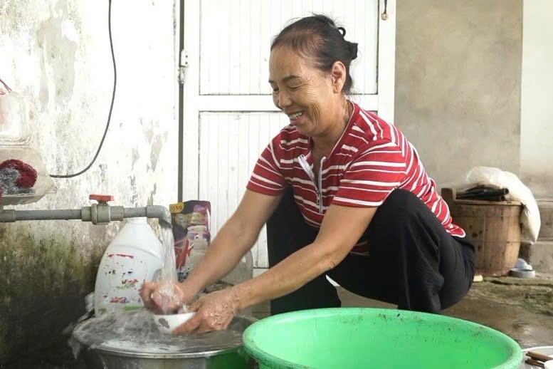 Nước sạch vùng cao Quảng Ninh: Có công trình, dân vẫn khó tiếp cận