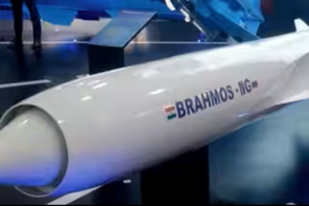 Tên lửa BrahMos 'lột xác' với tầm bắn tăng gấp 5 lần nguyên bản, tốc độ siêu vượt âm