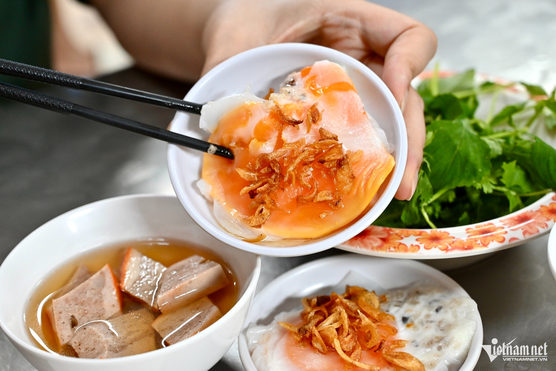 https://static-images.vnncdn.net/vps_images_publish/000001/000003/2026/10/25/w-banh-cuon-ba-loc10-1901.jpeg
