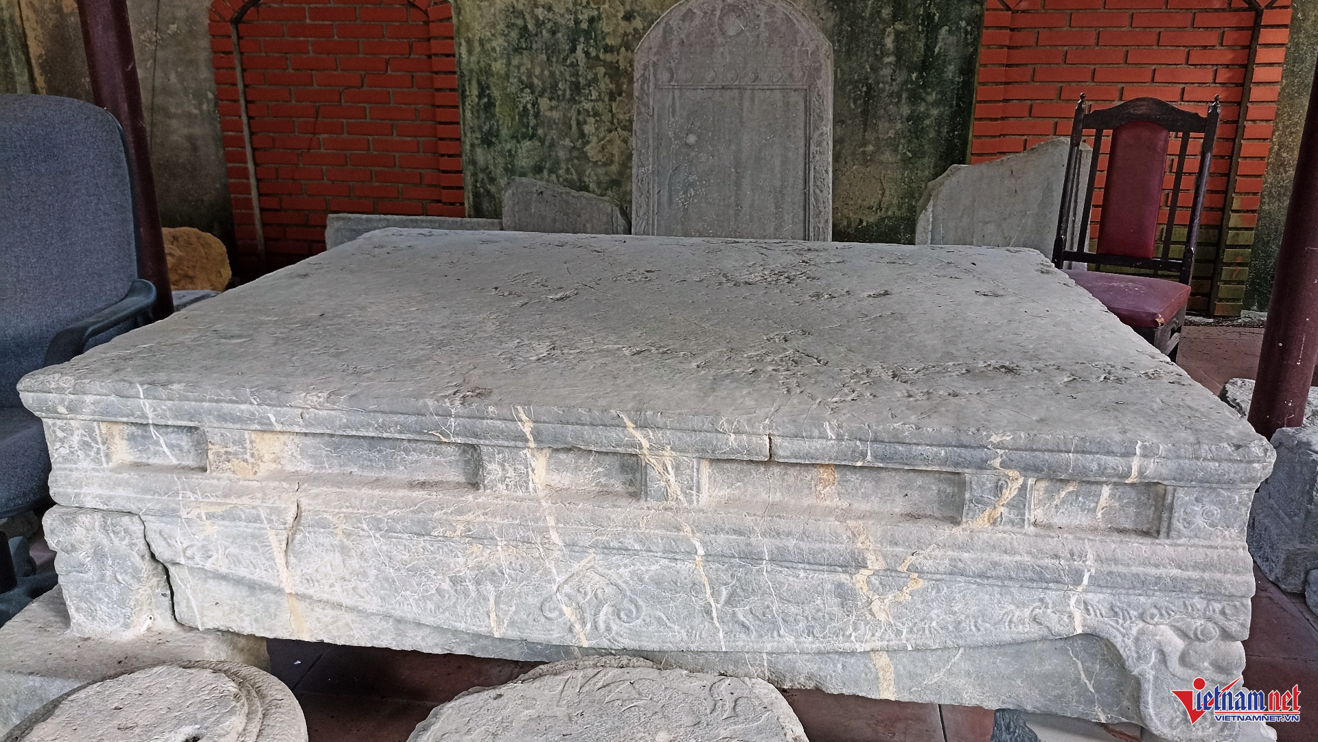 W-Sập đá 3.jpg