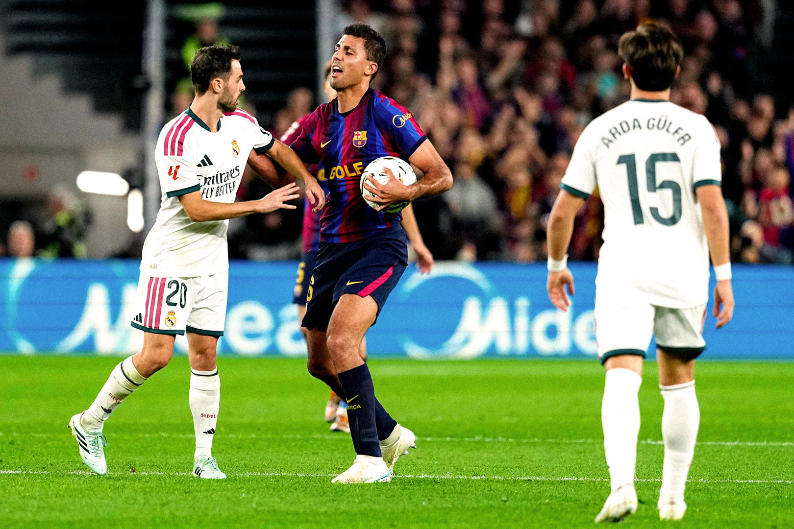 Bernardo Rodri Barca Real Madrid.jpg