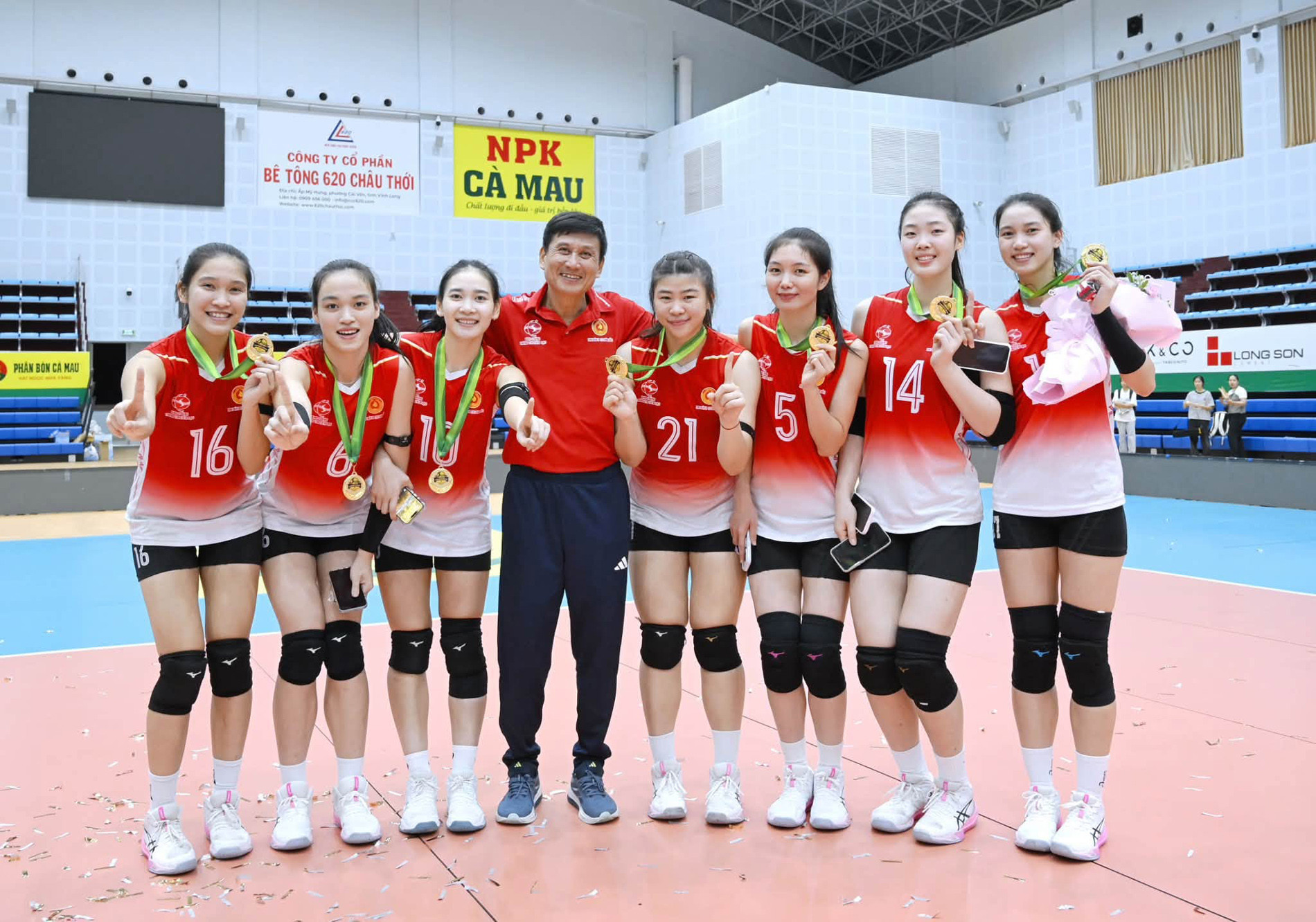 bong chuyen 10.jpg