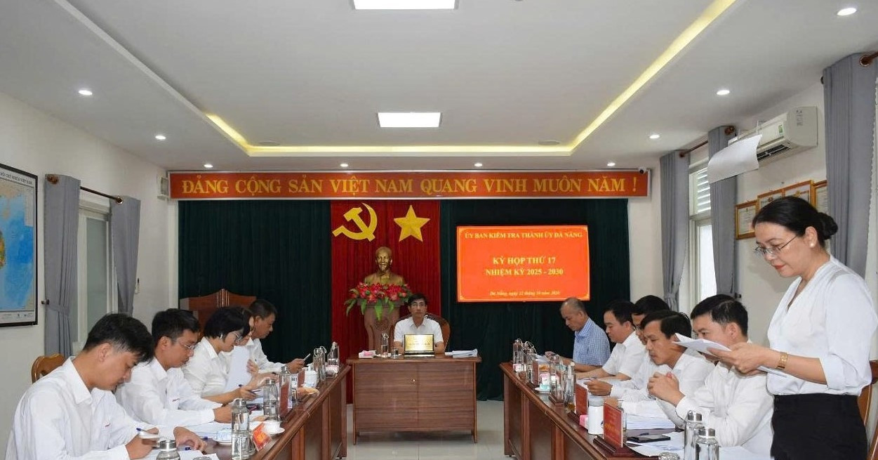 Da nang cong bo danh sach loat dang vien bi khai tru dang