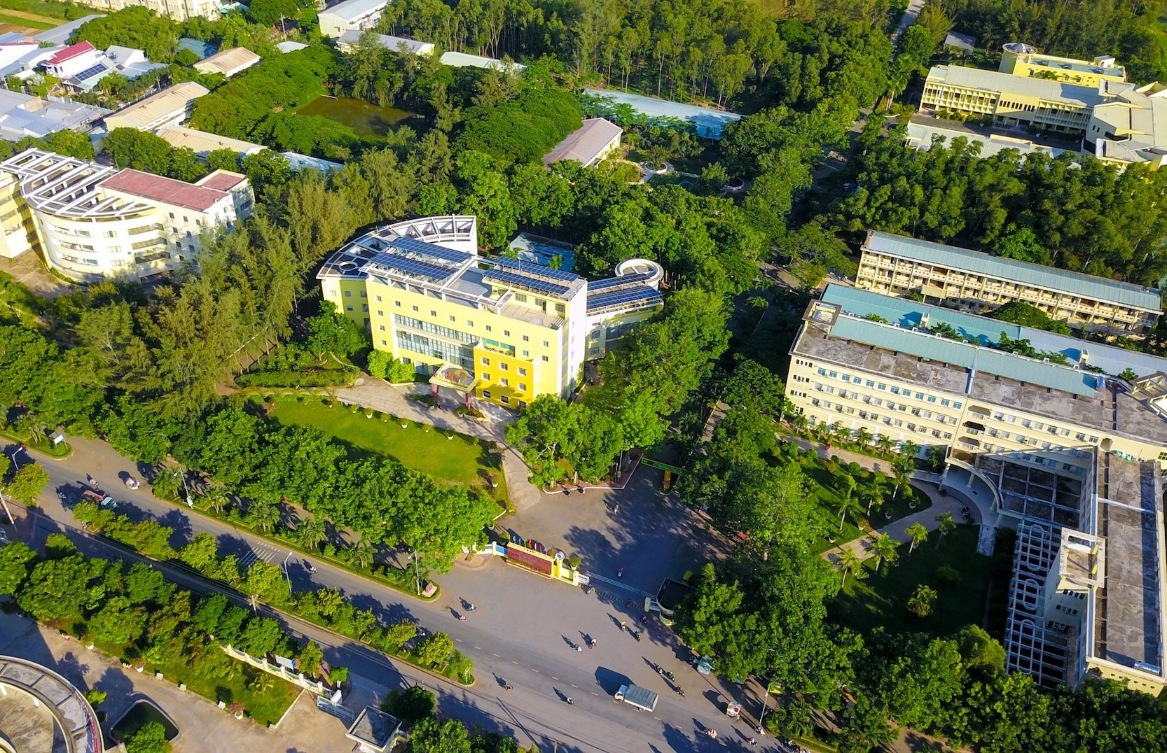 Đại học thuộc tỉnh duy nhất ở Việt Nam có doanh thu hơn 1.000 tỷ đồng