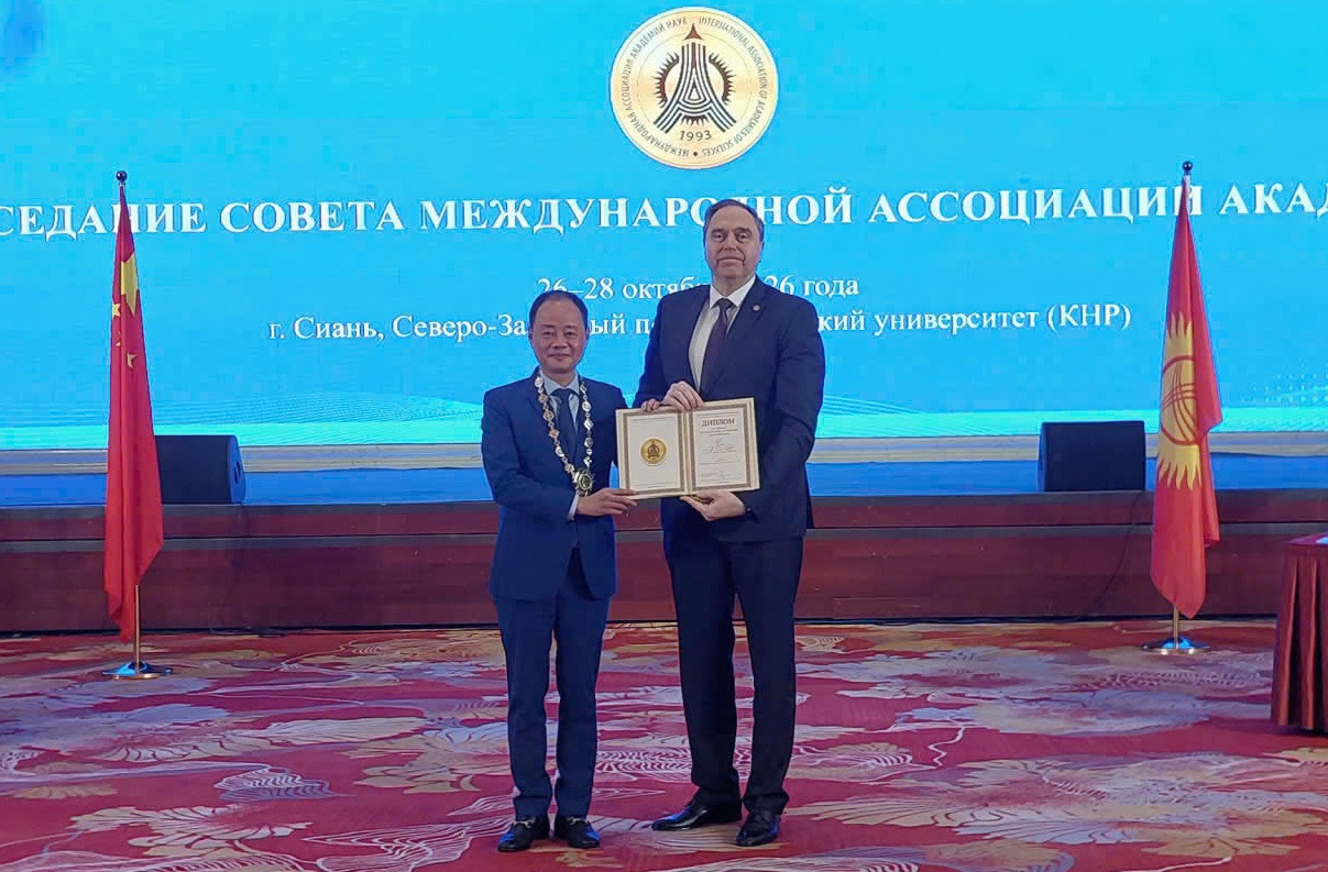 diệu thuý 2.jpg