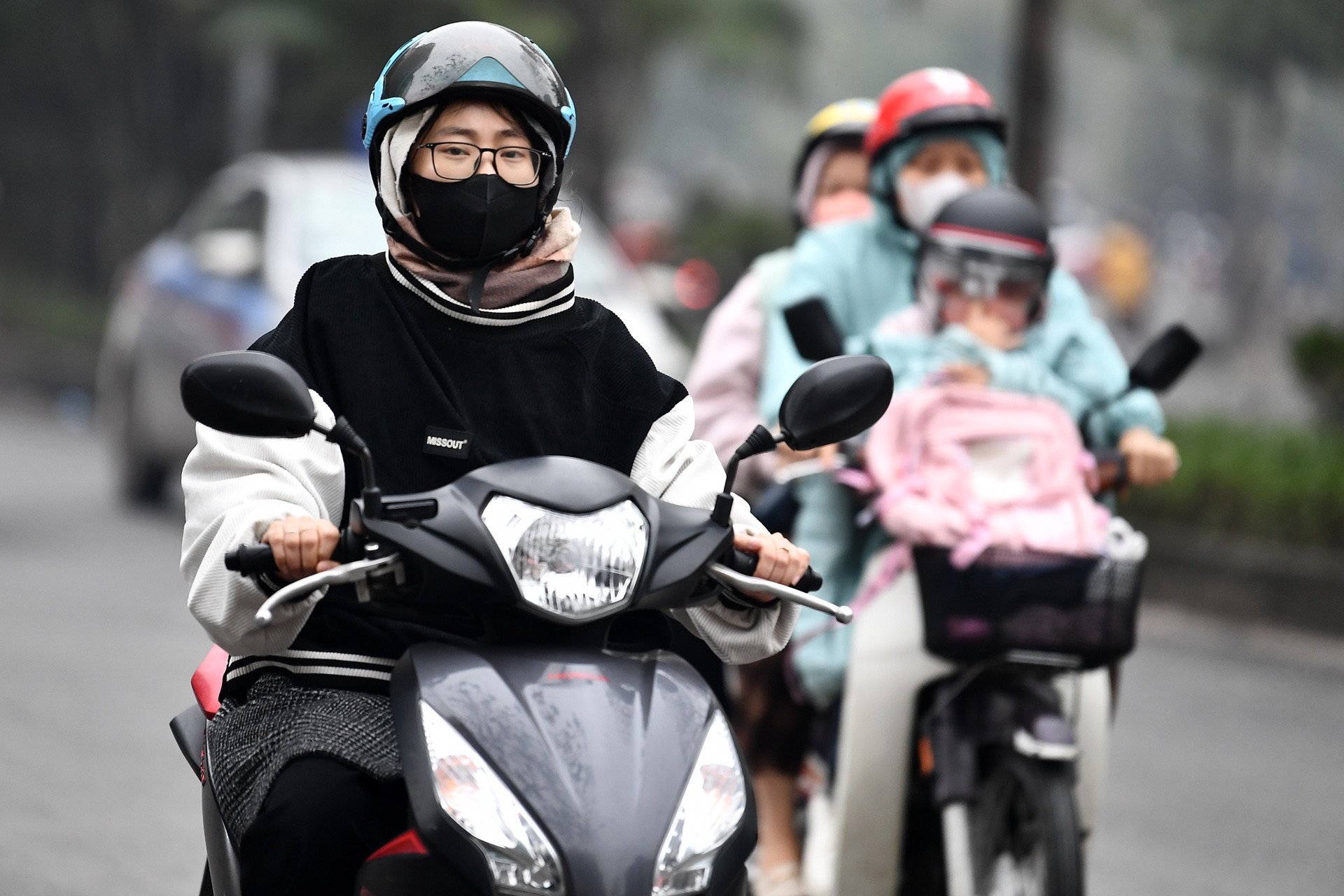Miền Bắc nắng nóng bất thường tháng 10, khi nào đón không khí lạnh mạnh hơn?